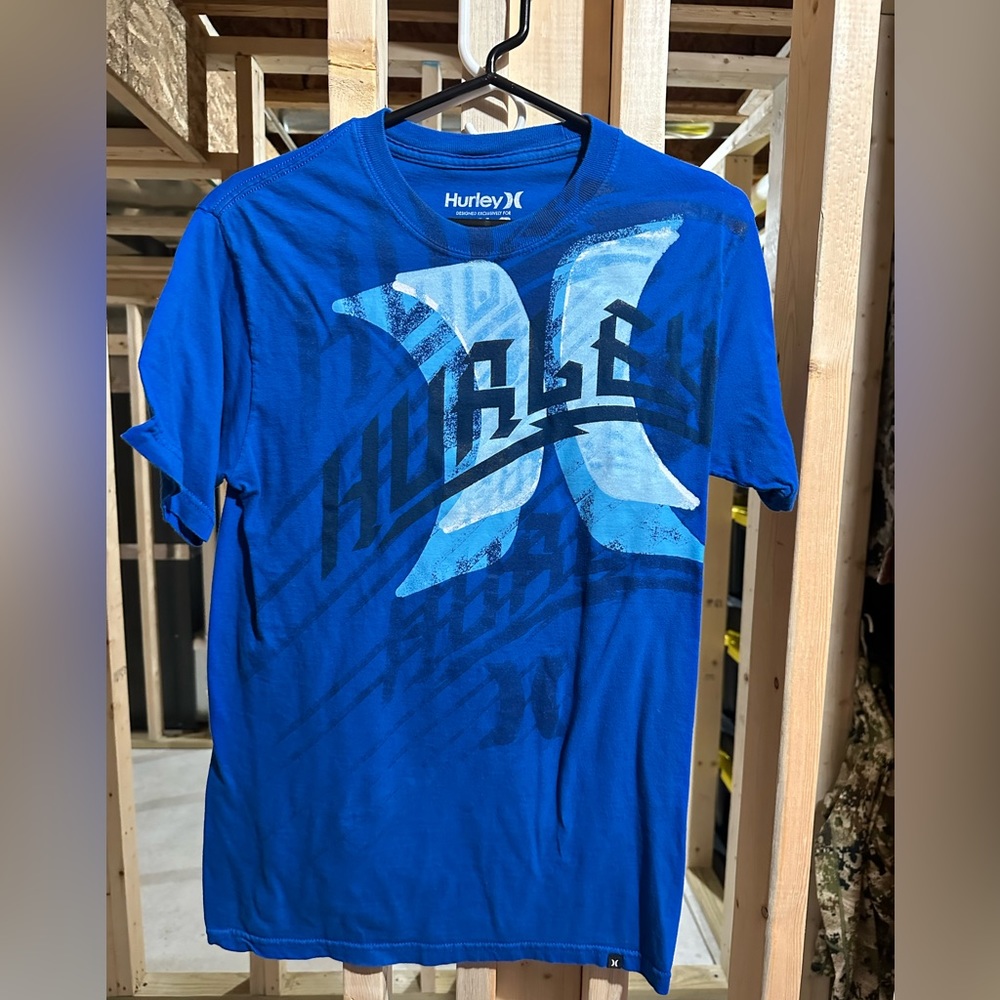 Hurley Blue Regular Fit Men’s Small good condition smoke free